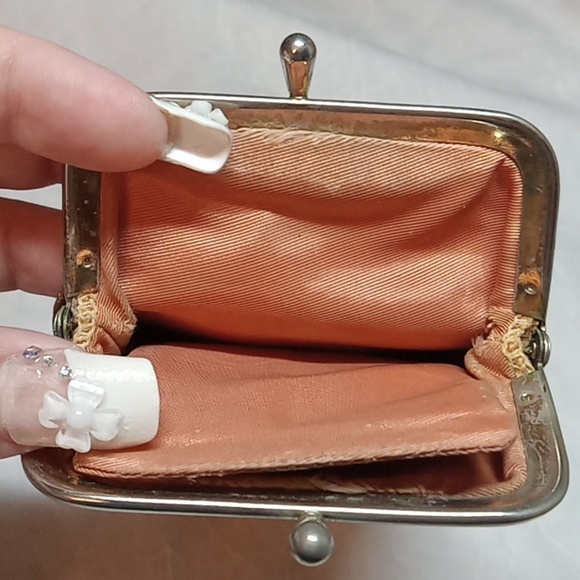 Princess Gardner cowhide coin purse - Picture 4 of 7